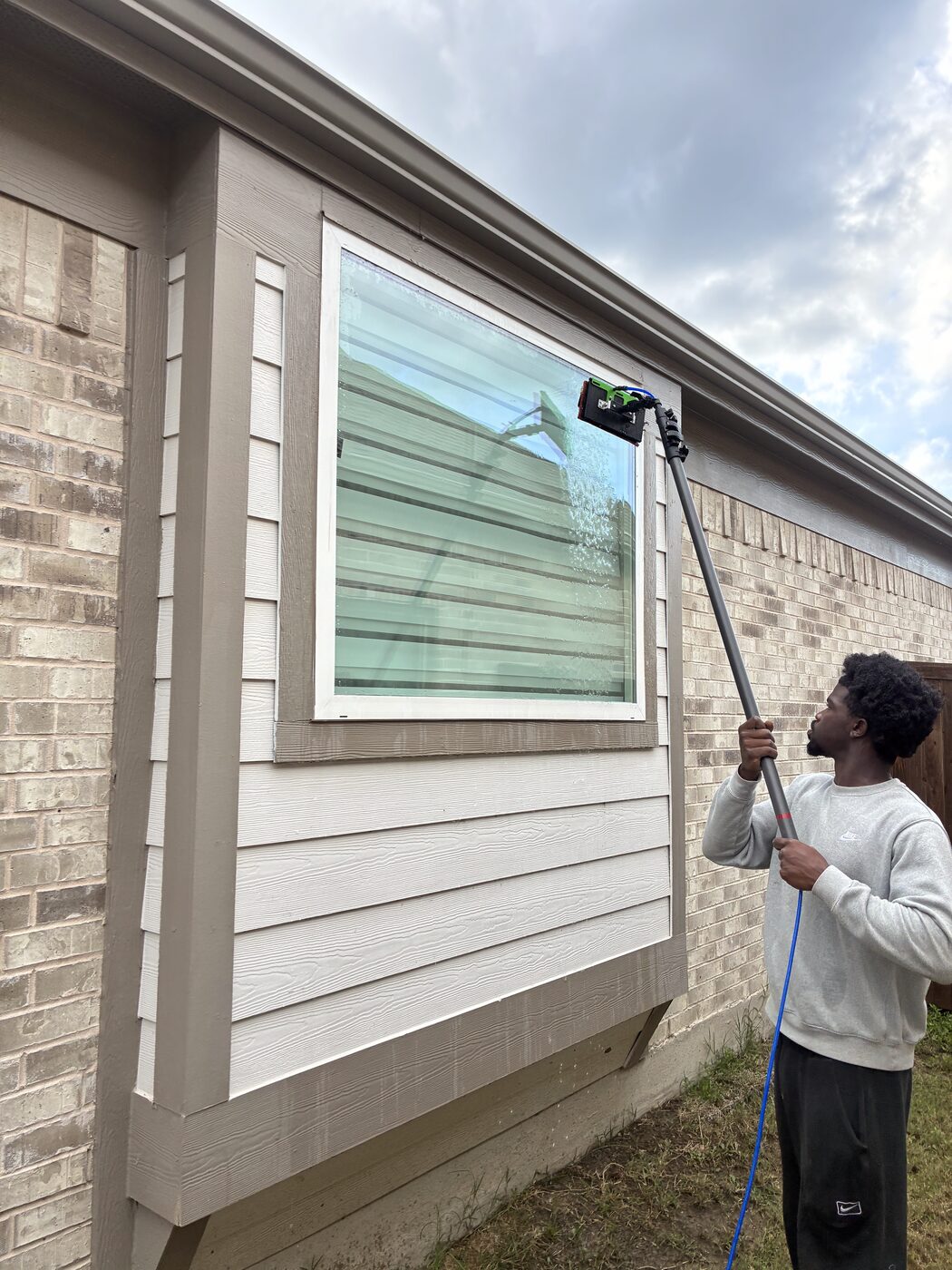 Beyond Blue Services window cleaning